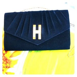 UNIQUE Black velvet handbag "H"